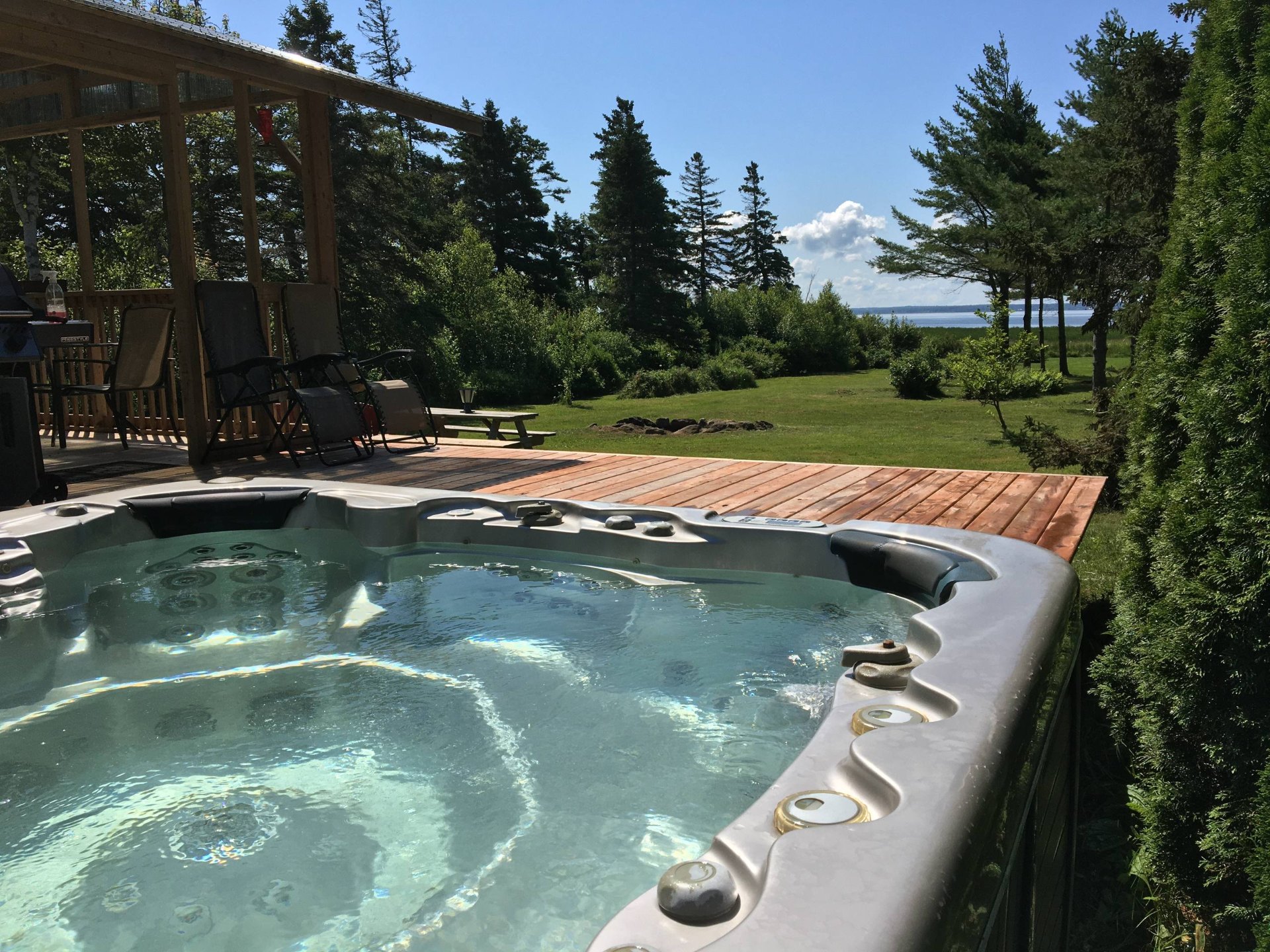 Private hot tub with beautiful scenic ocean views
